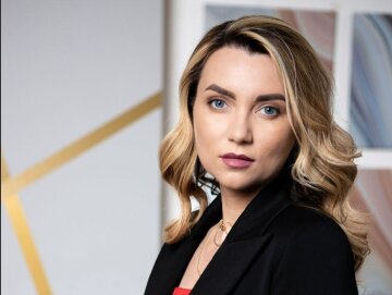 Олена Стахова