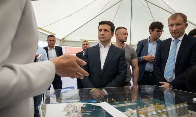 Украинцы завалили Зеленского жалобами, разваливается буквально все: жуткое наследие Порошенко