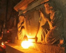 У День пам'яті на Личаківському цвинтарі запалили тисячі свічок (фото)