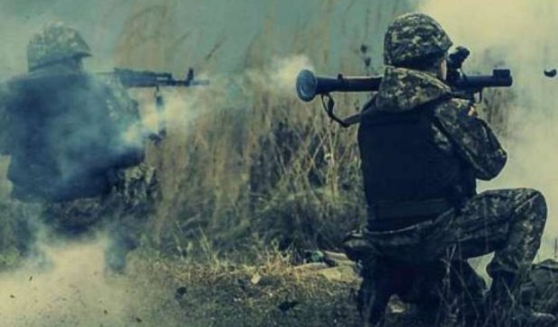 Боевики за сутки 90 раз обстреляли украинские позиции