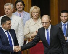 Гройсмана и Яценюка обвинили в чудовищном распиле