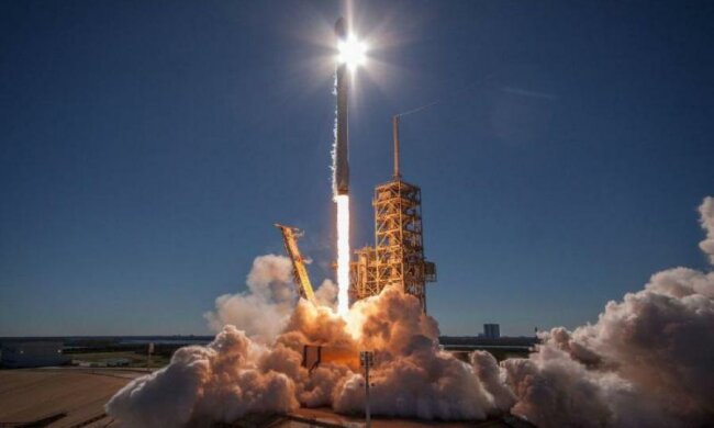 Интернет подождет: Маск перенес запуск ракеты Falcon 9