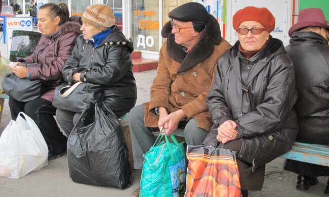Надбавки к пенсиям: украинцам объяснили, кому ждать повышения выплат