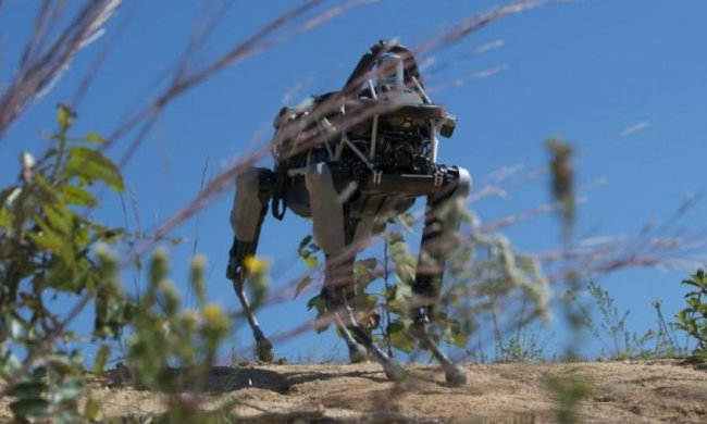 Робот успішно завершив курс підготовки з морськими піхотинцями (відео)
