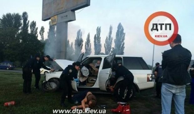 Київський водій покалічив пасажирок, тікаючи від копів (ФОТО)