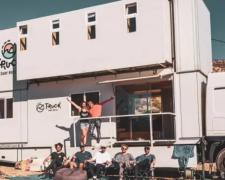 Автобудинок на базі фури Mercedes, скріншот: Carakoom