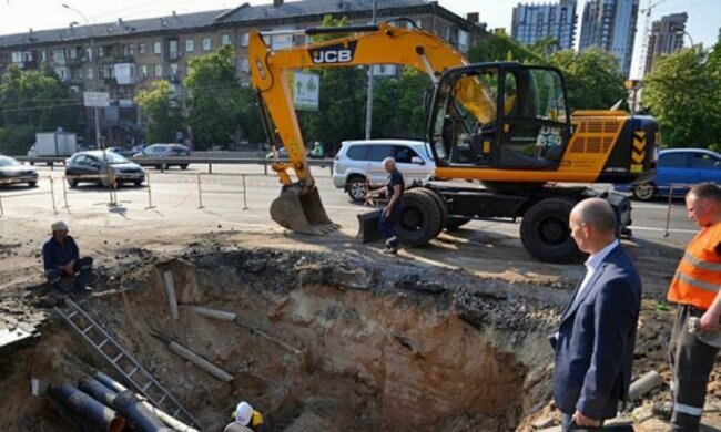 Небезпечну аварію водогону в  Києві  ліквідували за 10 хвилин