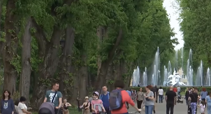 Погода летом, скриншот: YouTube