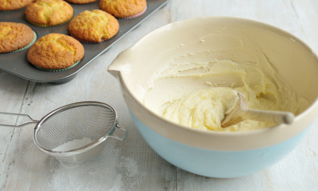Рецепт справжнього вершкового крему для ваших десертів