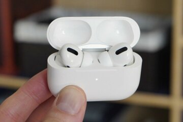 Блогери оцінили нові AirPods Pro: є тільки один нюанс