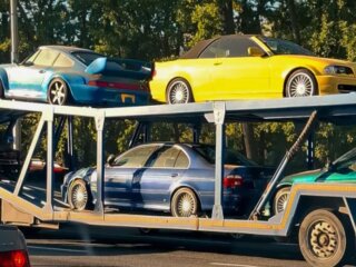 В Україну привезли лімітовані заряджені BMW Alpina та рідкісний Porsche 911 RS