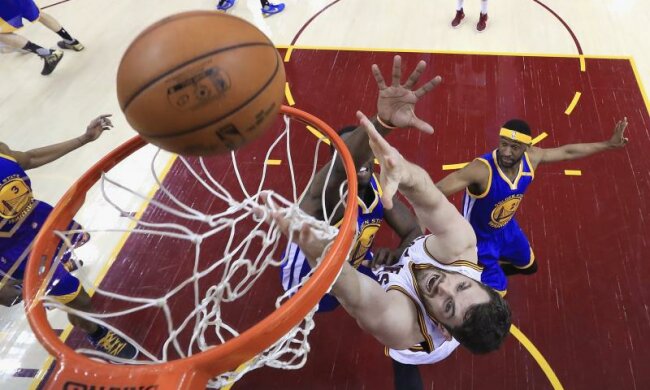 Голден Стэйт - Кливленд: Лучшие моменты третьего матча финала НБА