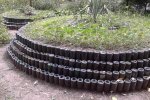У Києві створили клумбу зі пляшок