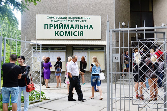 Из харьковских медиков выдоили тысячи: мерзкая схема ошеломила украинцев