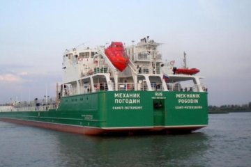 Доплавались: "гордість Путіна" прикрили в українському порту