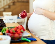 Як правильно харчуватися в важливі 9 місяців
