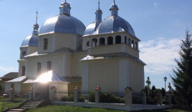 Почти как РПЦ: церковь Украинского патриархата попала в скандал