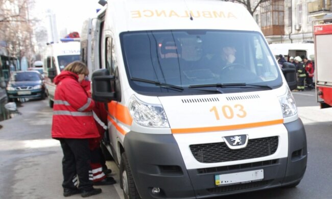 Онкохворий киянин посадив себе на "електричний стілець", медики оніміли від побаченого