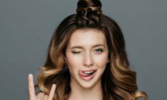 Украинская телеведущая подхватила "синдром Пугачевой": фото