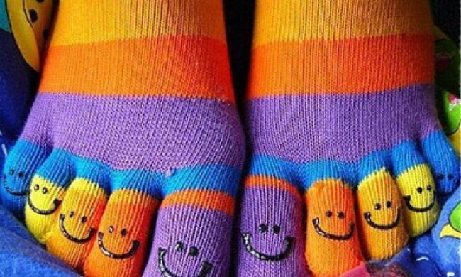 21 березня столичні депутати ходитимуть в різнокольорових шкарпетках