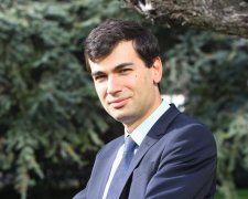 Колишній соратник злив компромат на Ле Пен