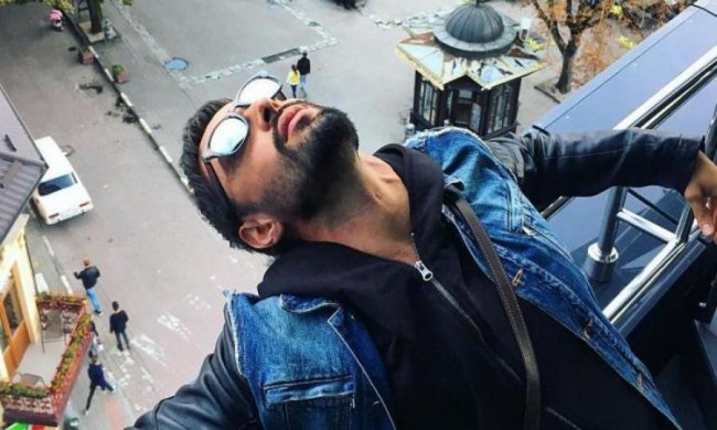 Продажний Козловський похвалився тілом, але українці його розіп'яли
