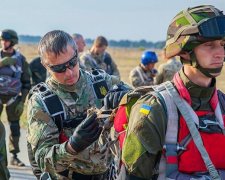 Полсотни спецназовцев оказались "наедине с небом" (фото)