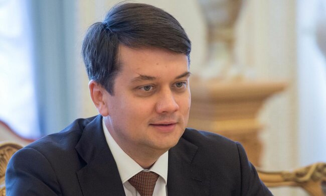 Спікер Ради Разумков звернувся до вчителів: "Від вас залежать наші..."