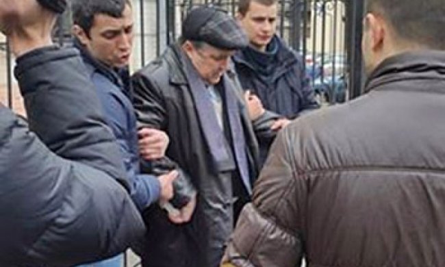 Мера Люботина спіймали на хабарі