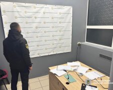 Поліція вилучила техніку в шахрайському колцентрі в Запоріжжі
