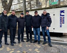 Волонтеры ОО "Важливі дії" передали генератор полицейским Одесщины