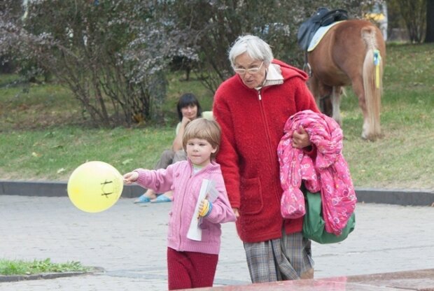 Українка народила дочку в 70, за долею родини стежить вся Україна - "поводиться дуже дивно"