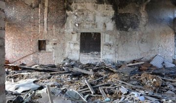Горсовет Мариуполя после захвата боевиками: срезанные батареи и выбитые стекла (фото)