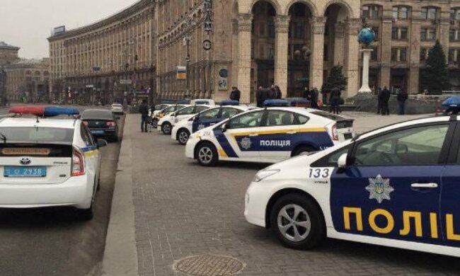 На Майдані почалося голосування за новий дизайн патрульних авто
