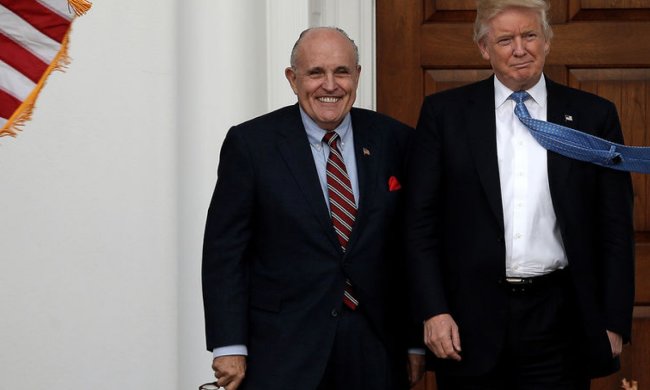 Підкуп Порошенка на виборах: адвокат Трампа звернувся до Зеленського