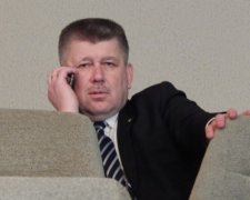 Глава адміністрації побив депутата
