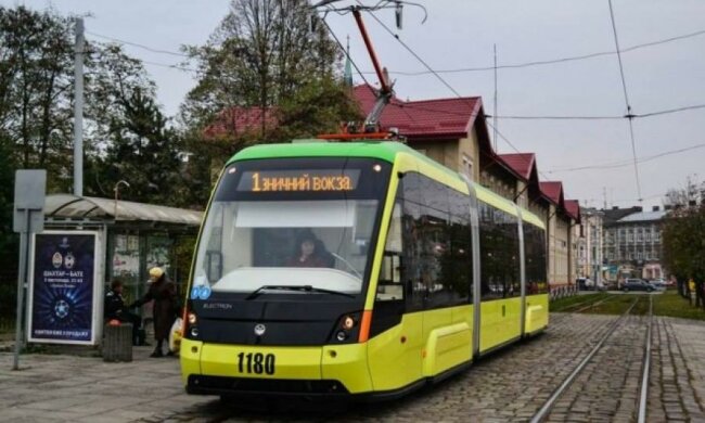 Підлеглі Садового "заробили" на німецьких трамваях