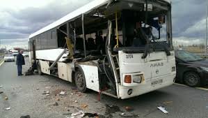 Пасажирський автобус перетворився в криваво-металеве месиво: трагедія на дорозі забрала життя 50 людей