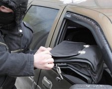У пенсионера украли треть миллиона