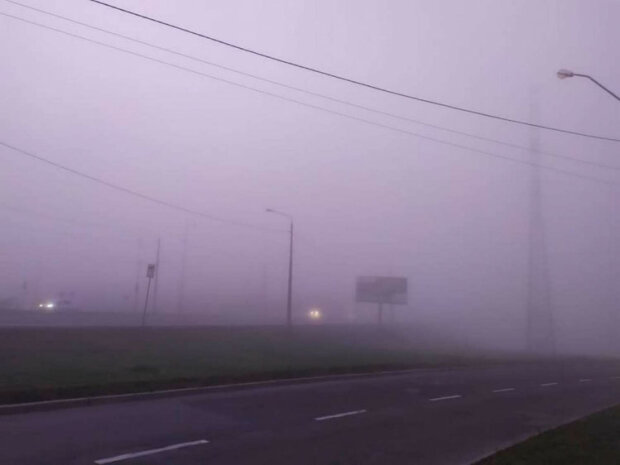 На Львовщину опустился густой туман - дороги "ослепли", осторожно