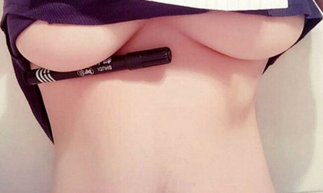 У соцмережах пишність грудей вимірюють ручками (Фото)