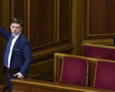 Ногою по яйцях: Довгий розповів, за що мстить Луценко