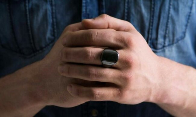 Несподівано! Натільним датчикам знайшли заміну