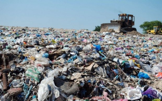 Львовский мусор пытались "подбросить" жителям Ровенщины