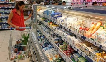 Казахстан заборонив ввезення продуктів з України і РФ