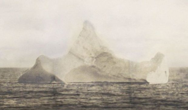 Фото айсберга-убийцы, что потопил "Титаник", пустили с молотка