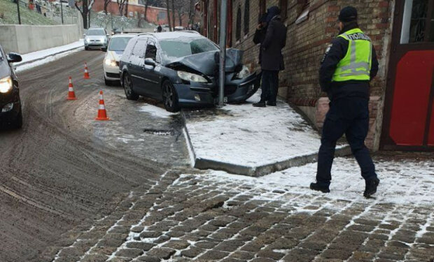 У Львові сталася серйозна аварія, фото: соціальні мережі