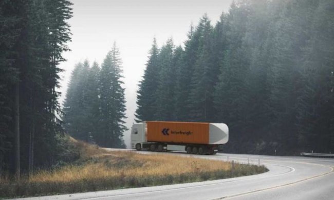 Парашут для вантажівки дозволив заощадити на паливі