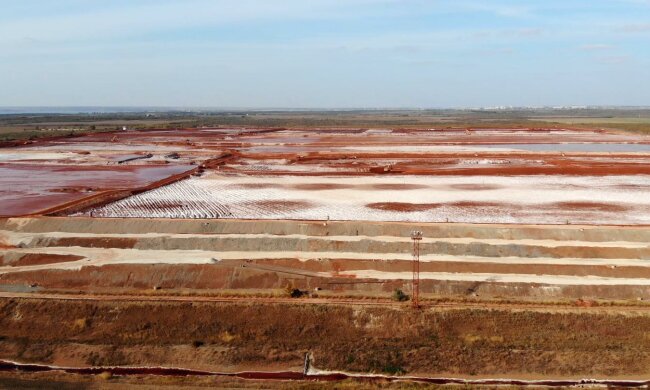 гигантские поля красного шлама