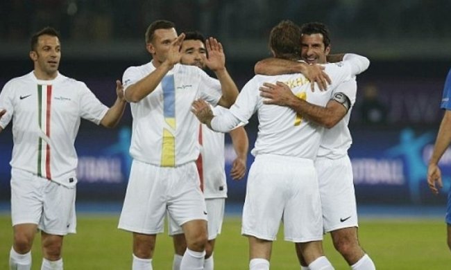 Шевченко и другие звезды сыграли с футболистами Кувейта (видео)